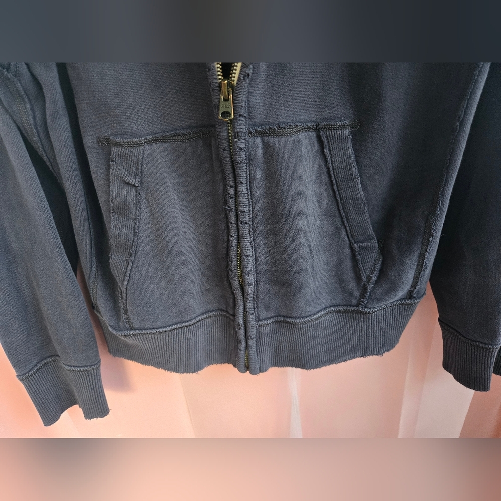 Vintage Abercrombie & Fitch Navy Blue Hoodie with Cream Applique - Picture 2 of 4